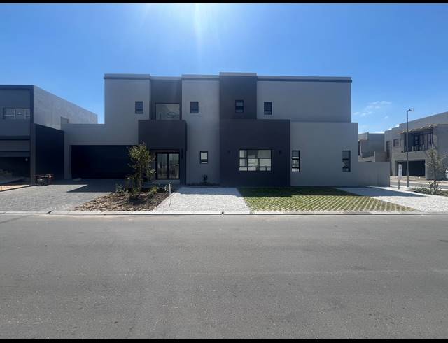 3 BEDROOM HOUSE FOR SALE IN SANDOWN